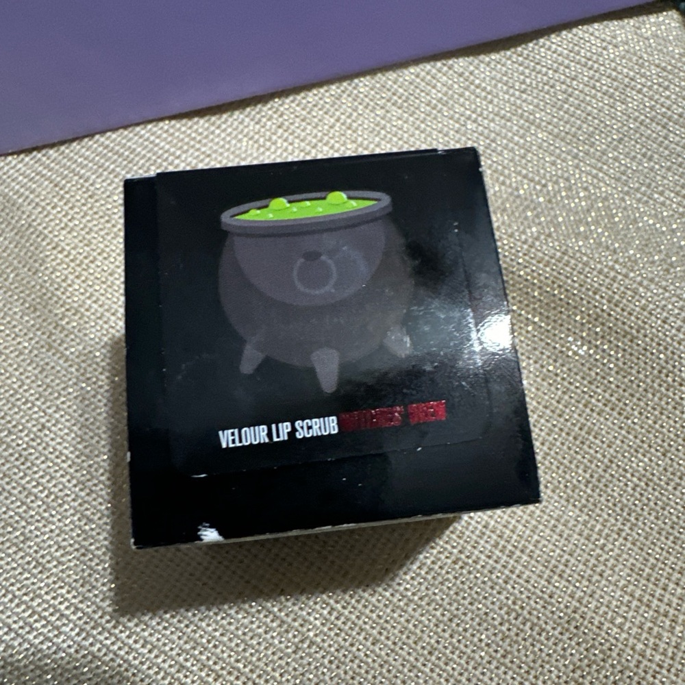 Jefree star velour lip scrub new
